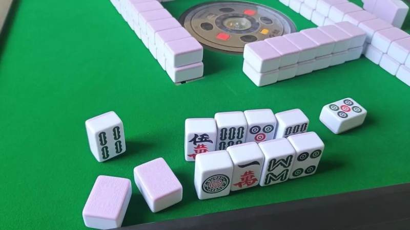 棋牌游戏社交化组局模式观察：从熟人约局到兴趣圈层